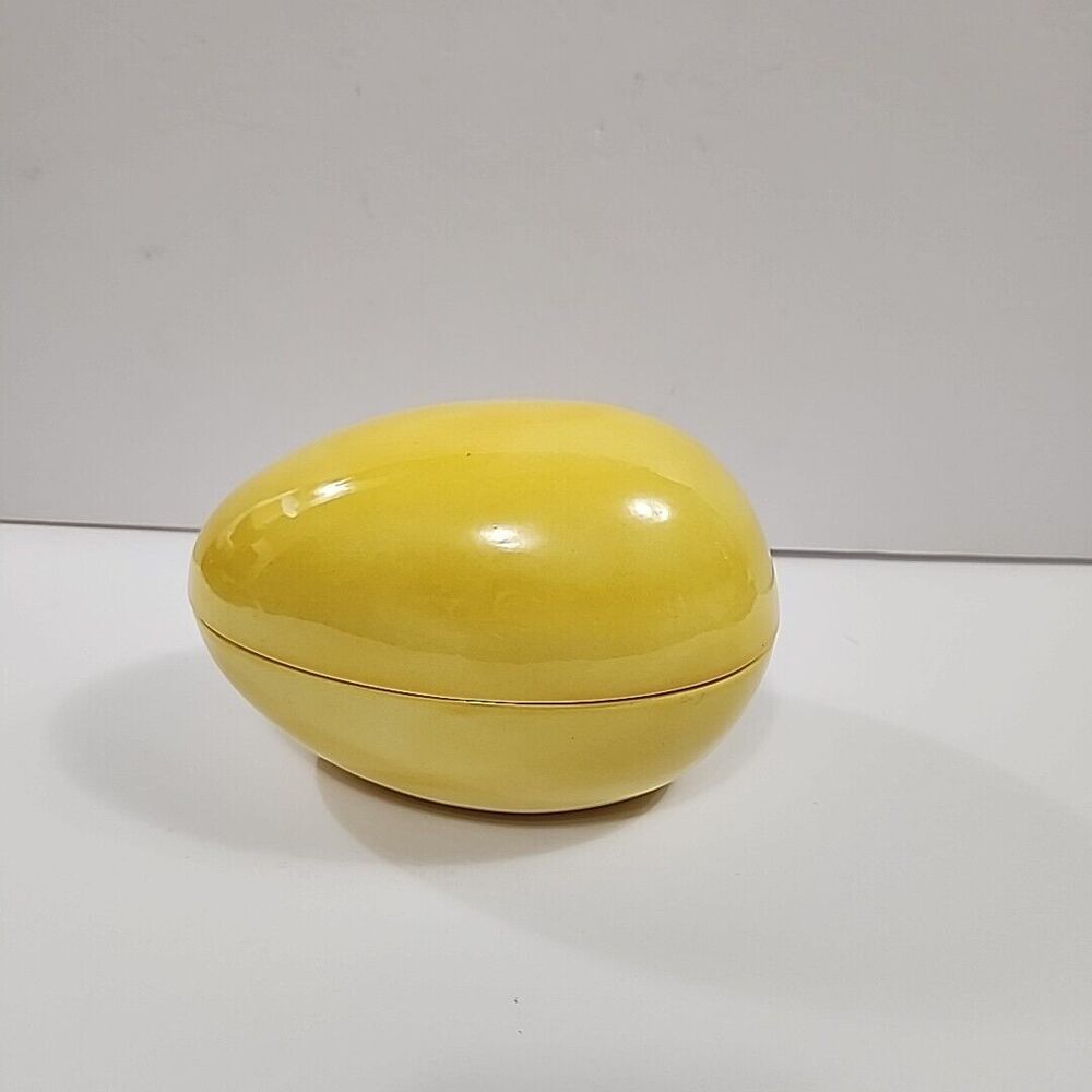 Holland Mold Ceramic Large Yellow Egg Candy Dish With Lid